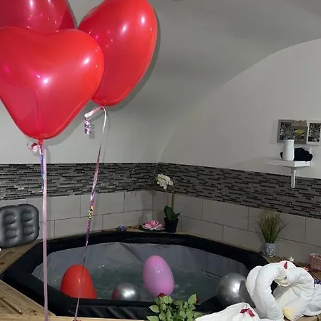 Jacuzzi Luxe Apartman *